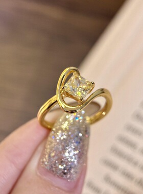 轻奢独特高级感扭曲方钻戒指轻奢小众设计简约百搭时尚叠戴款指环