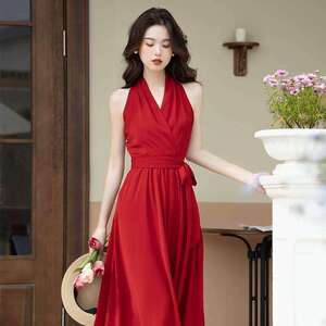 赫本红裙港风挂脖吊带连衣裙高冷御姐风气质女装高级感裙子女夏季