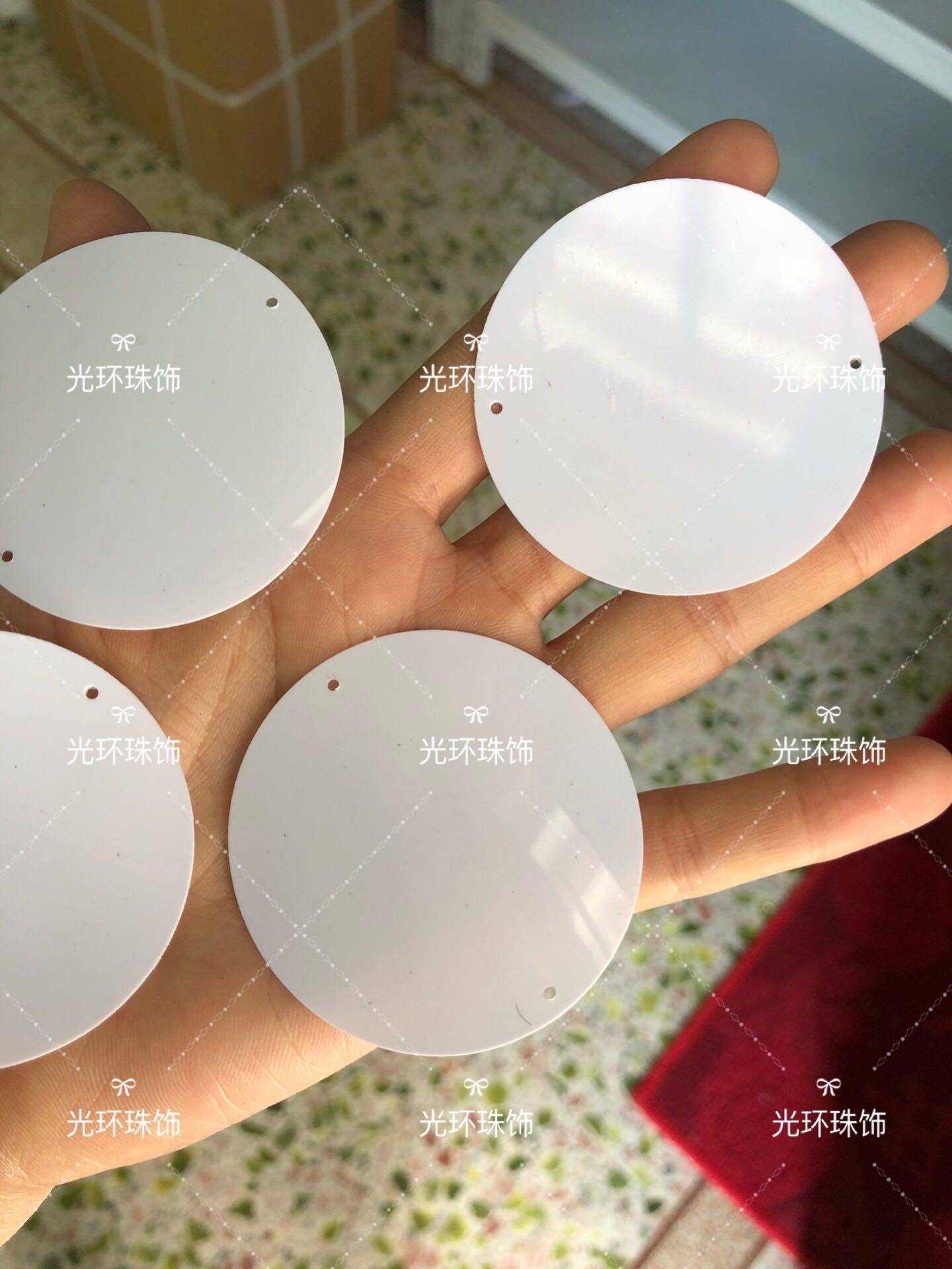 圆形50mm双孔/边孔瓷白色亮片 窗帘亮片 DIY材料 圆形白色珠片,饰品/流行首饰/时尚饰品新,其他DIY饰品配件,淘宝优惠券,粉丝福利购,淘宝优惠卷