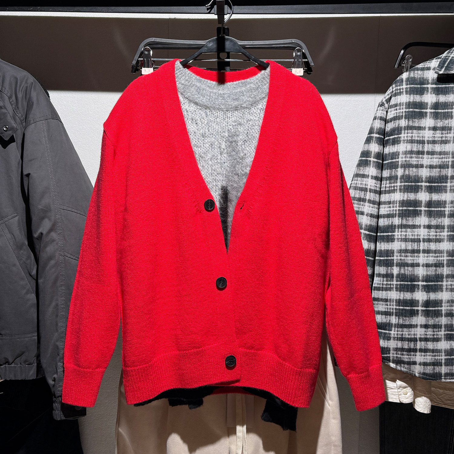 2024冬季新品ZA男装 新年系列 红色质感V领长袖开衫毛衣 5536451