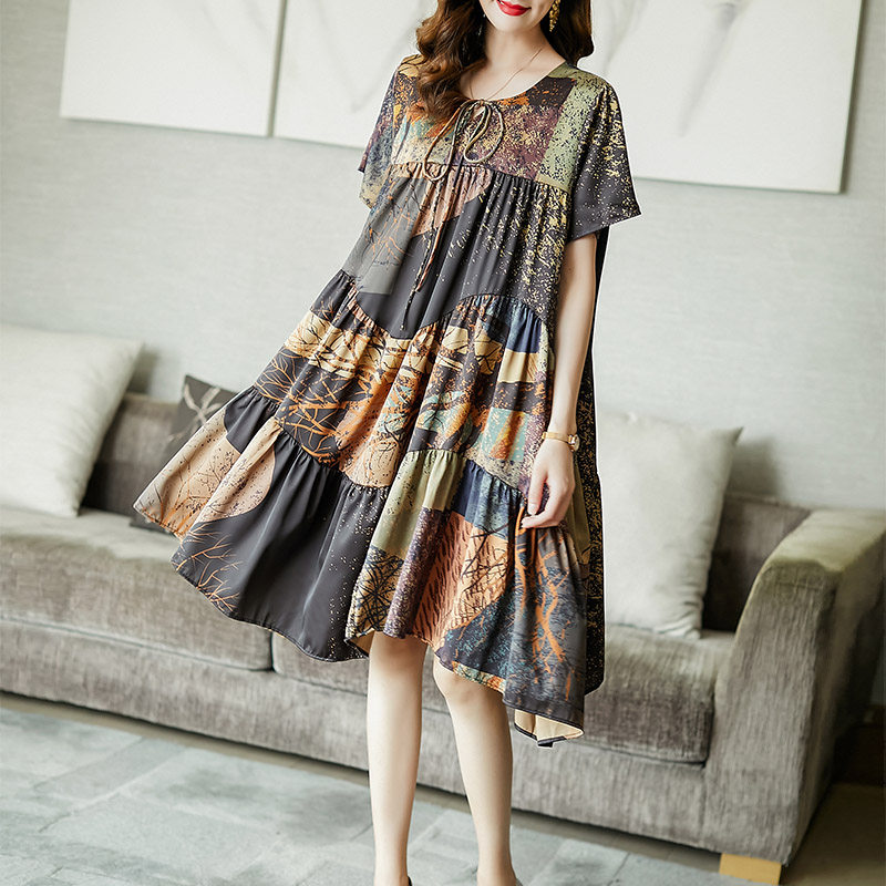 碎花连衣裙女2022新款夏季高端奢华气质印花裙宽松大码遮肚子裙子