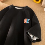 黑色