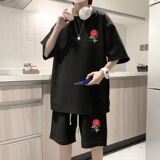 黑色