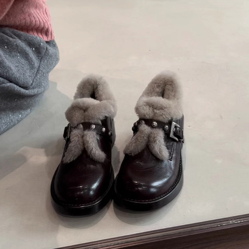 时尚英伦风粗跟加绒毛毛小皮鞋女