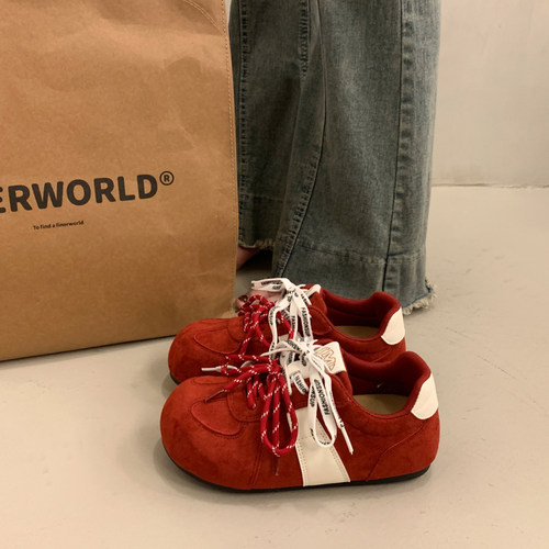 爆款红色百搭厚底板鞋女2025新款