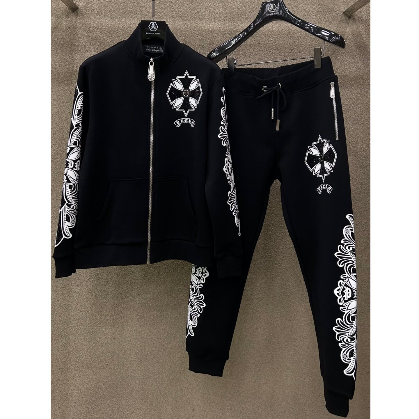 欧美秋冬潮男装PP轻奢梵文字母十字烫钻时尚卫衣卫裤2件运动套装,男装,休闲运动套装,淘宝优惠券,粉丝福利购,淘宝优惠卷