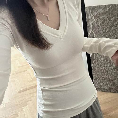 白色V领正肩长袖T恤女早秋季大码胖mm修身显瘦内搭打底衫辣妹上衣