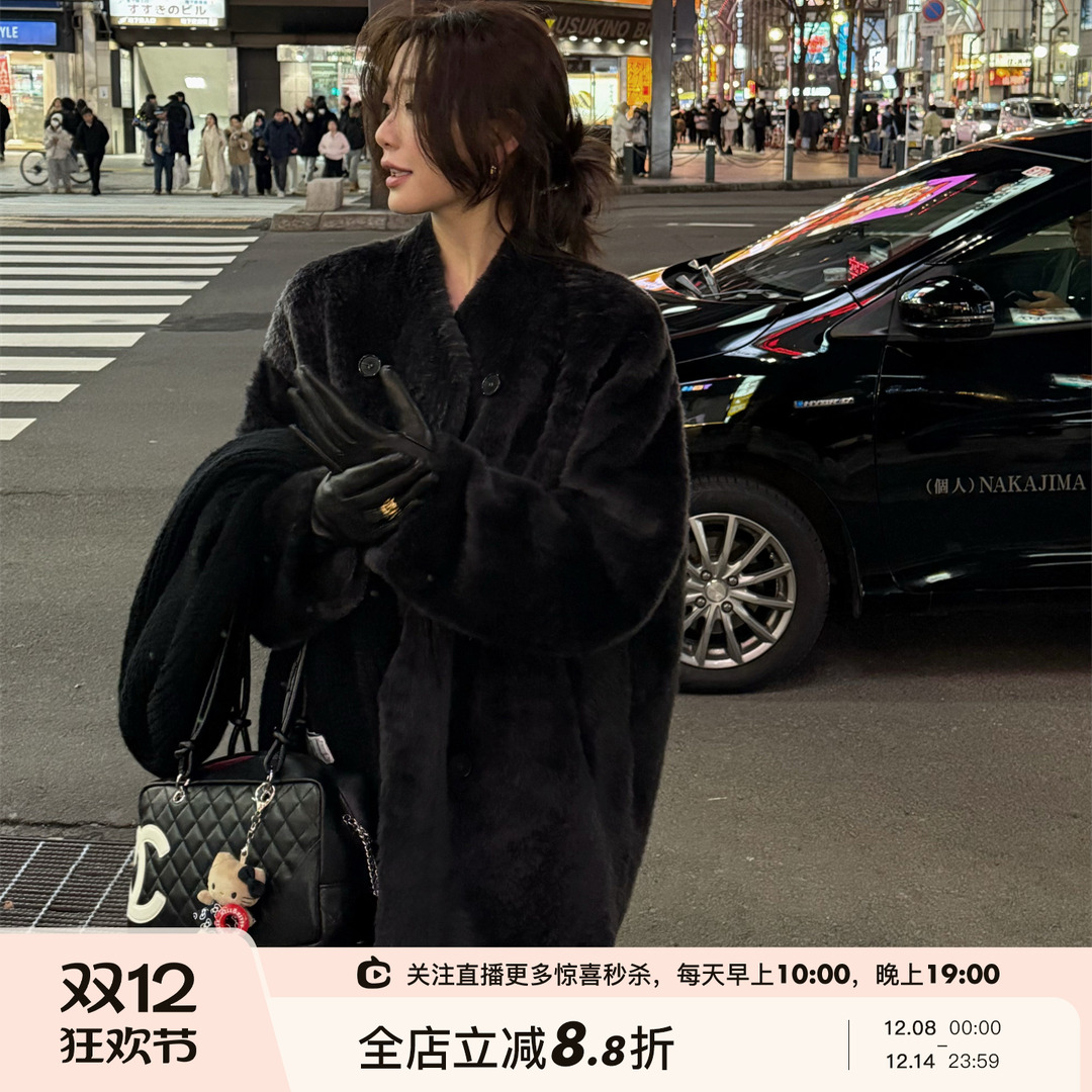 皮毛一体两色中长款皮草外套