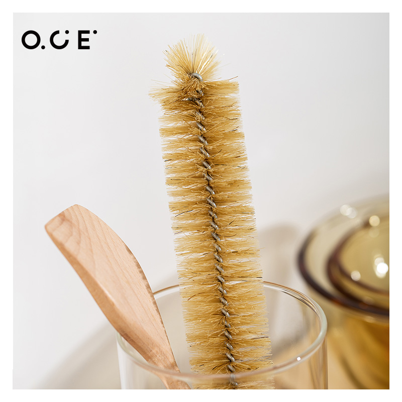 经过清洁消毒处理的猪棕毛做成刷头，硬度适