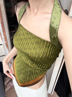 显白褶皱老花丝绒上衣挂脖优雅