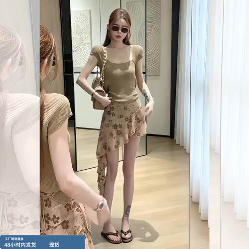 卡其色方领针织1/4吋套筒扳手袖T恤女2026夏日美式酷辣修身小上衣