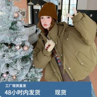 军绿色连帽派克羽绒服女冬超火好看高级小众加绒加厚短款工装外套