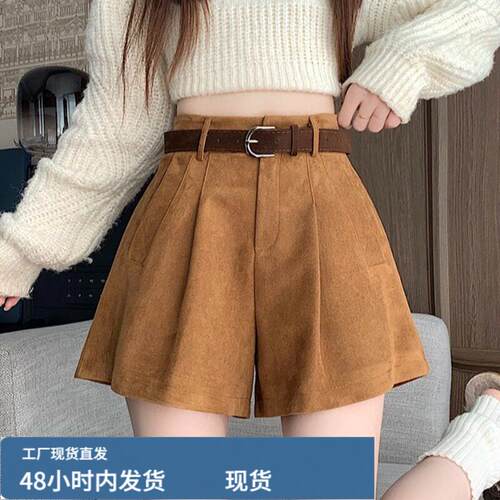 卡其色a字麂陂戎短裤女阔