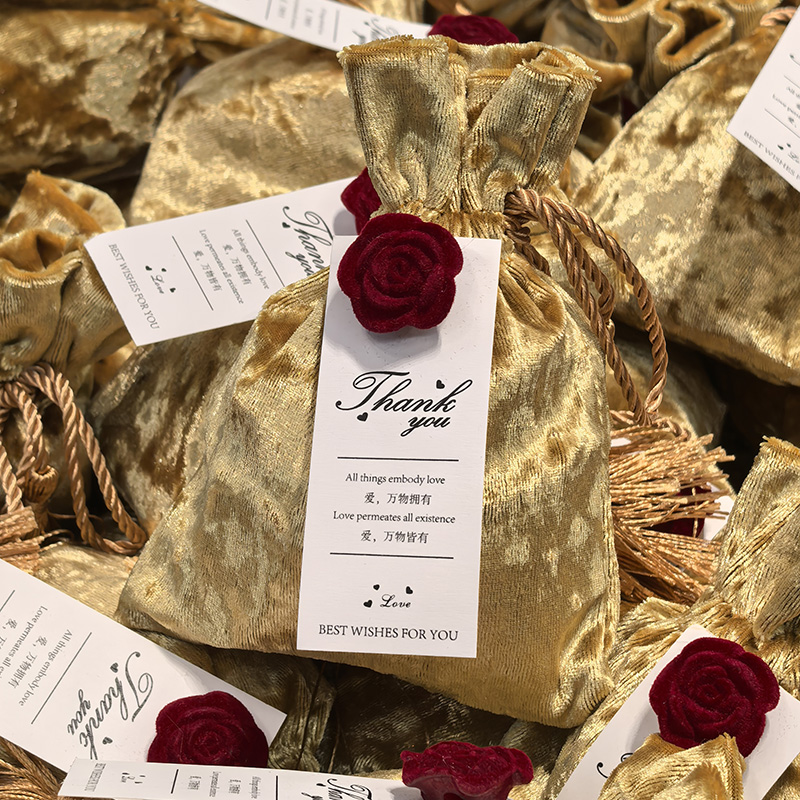 丝绒喜糖袋吊牌黄色白色粉色仿真花卡片植绒玫瑰花卡片珠光吊牌