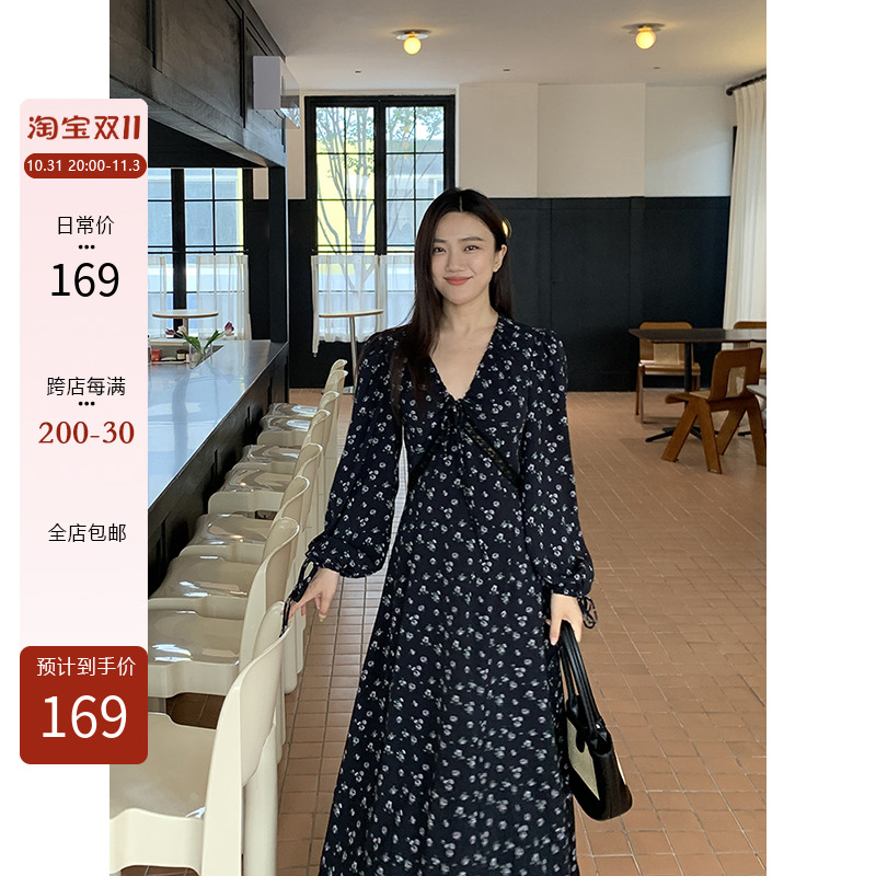 GET READY气质V领长袖碎花连衣裙女早秋新款法式高级设计感长裙