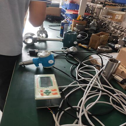 压缩空气涡街流量计 法兰夹装式不锈钢饱和蒸气计量传感器 显示仪