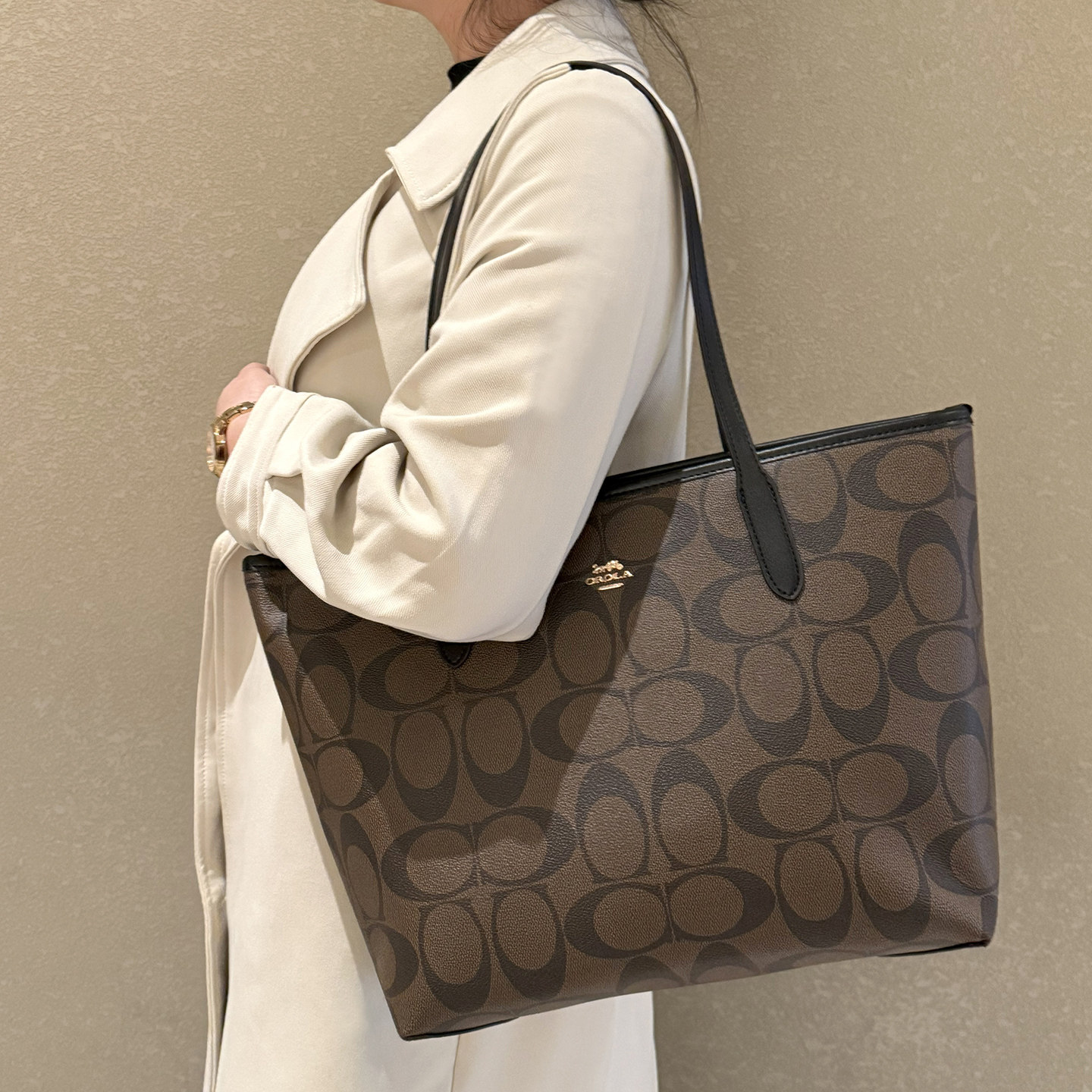 品牌大包包真皮托特包女2026新款高级感单肩腋下包旅行购物妈咪包