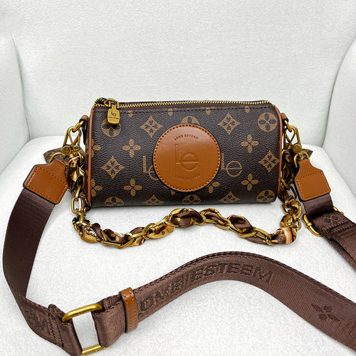 时尚复古斜挎包休闲百搭