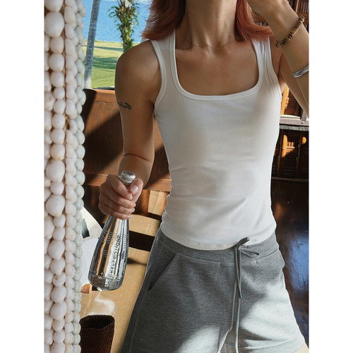 MOERSHOP “能拥有这种神器也算掏上了”有拉背感的一体式背心女