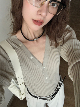 Moershop 高智Girl 高级感坑条V领长袖针织衫女早秋开衫毛衣打底