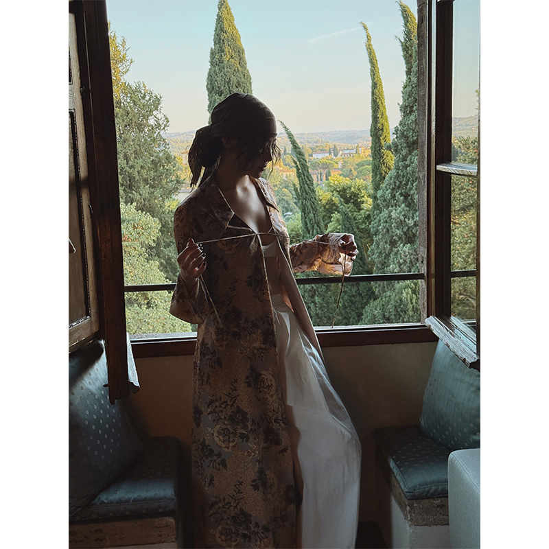 MOERSHOP 油画美学v领花朵连衣裙开衫2025秋季气质长款过膝裙子女