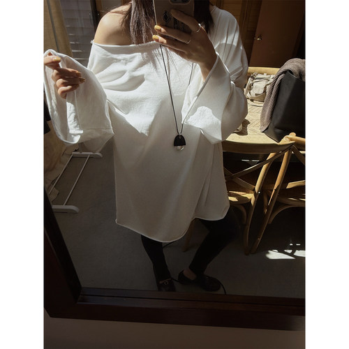 MOERSHOP 宽松系列 温暖底牌 超舒适白色磨毛斜肩长袖T内搭t恤女