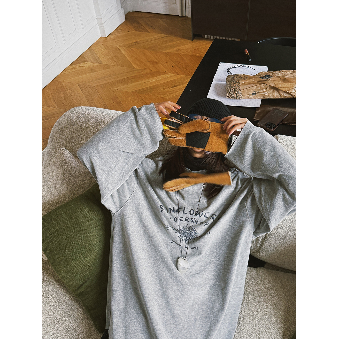 MOERSHOP  Peace&love  宽松手绘“和平与爱高领磨毛T恤