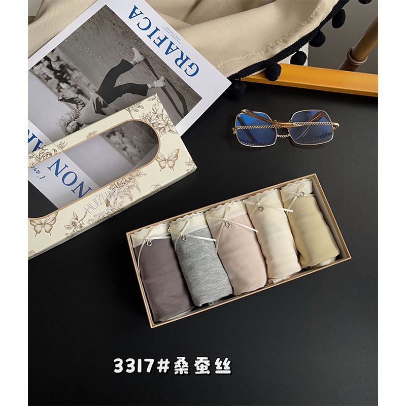 蕾丝花边无痕中腰桑蚕丝裆三角裤