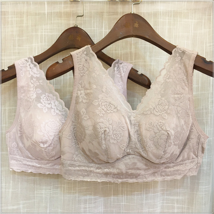 5501大码蕾丝睡眠文胸女无钢圈内衣加大罩杯薄款背心式收副乳胸罩