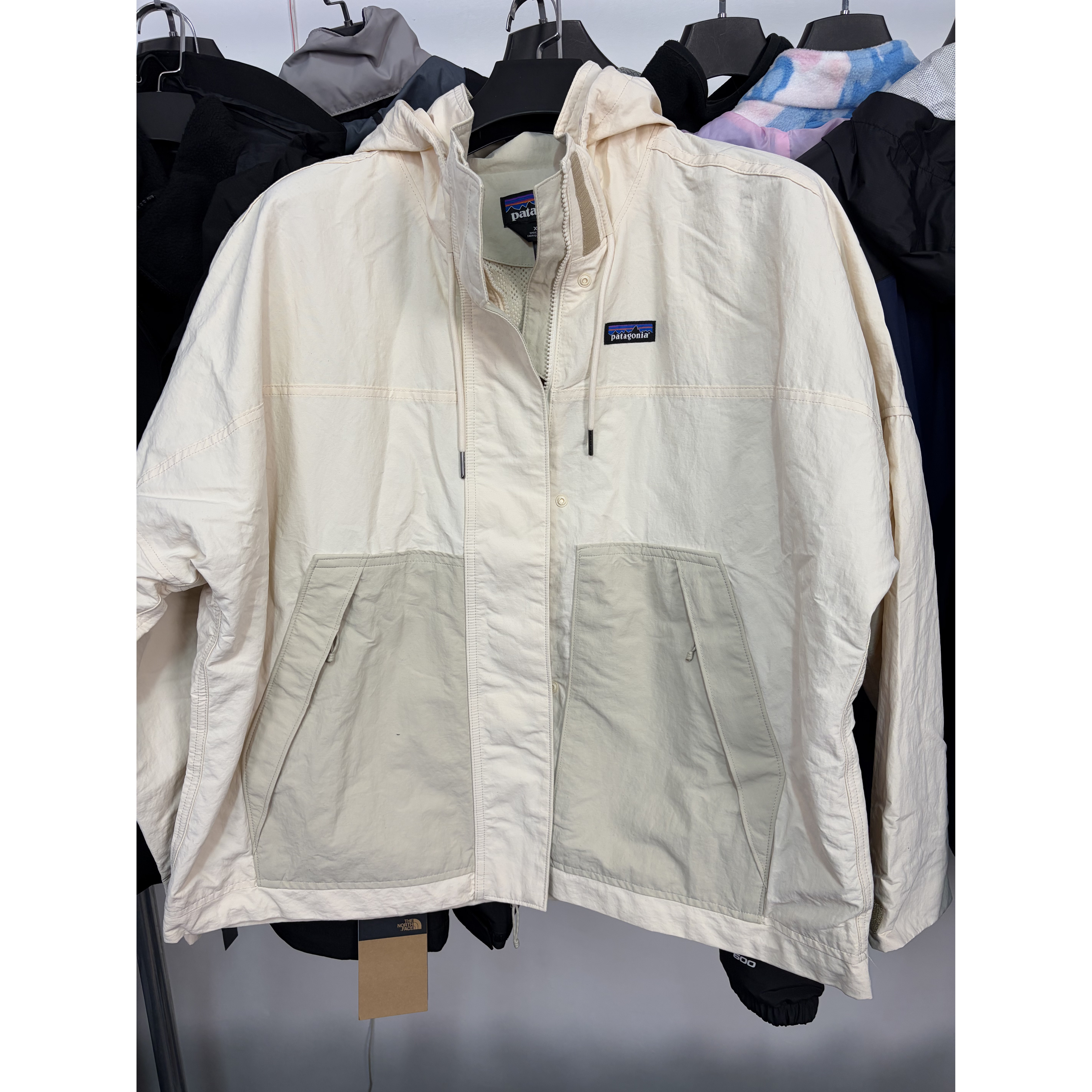 国内现货巴塔女士Skysail jacket防风水专柜连帽外套 原200美金,运动服/休闲服装,运动茄克/外套,淘宝优惠券,粉丝福利购,淘宝优惠卷