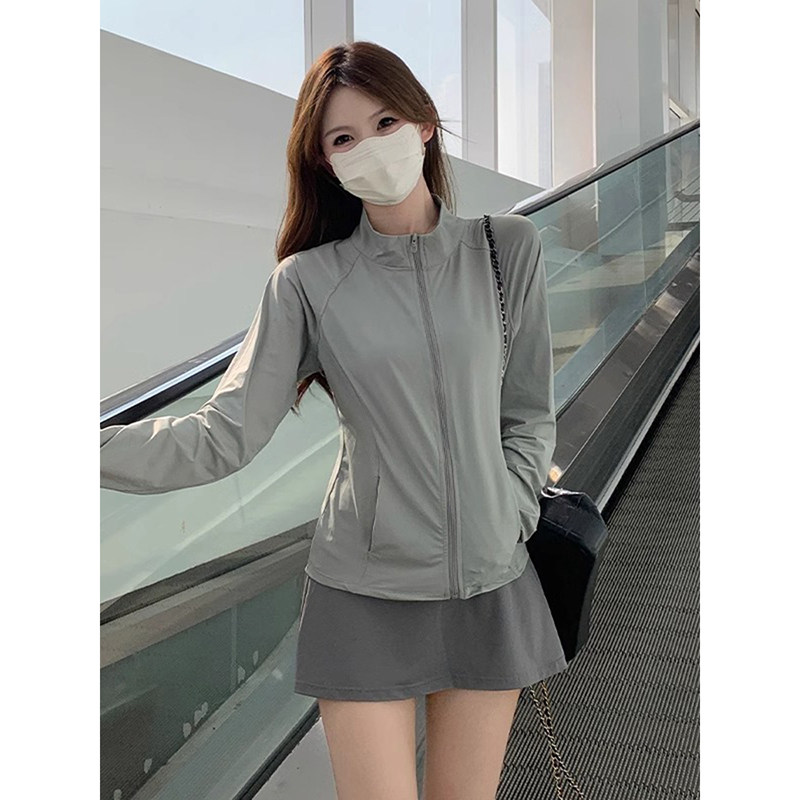 灰色冰丝防晒衣女款夏季薄款2025年新款立领修身瑜伽服收腰短外套