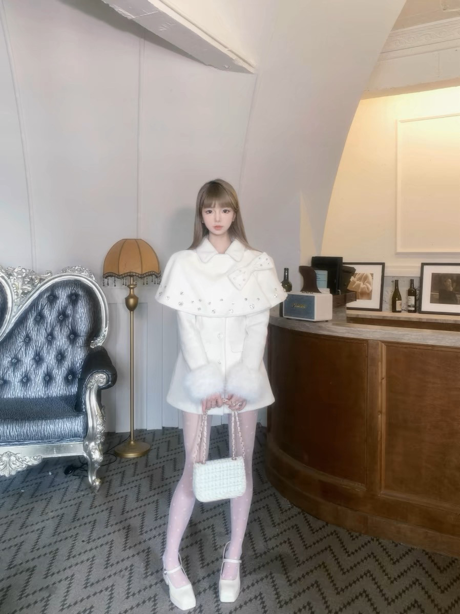 2025秋冬富家千金风重工亮片水钻装饰可拆卸披肩毛呢大衣女