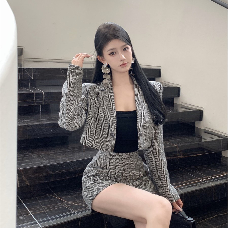 气质名媛秋季套装女重工钻石长袖粗花呢西装外套+百搭阔腿短裤子
