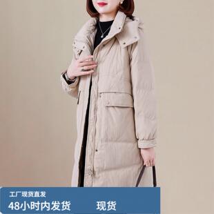 中年妈妈羽戎服女中长款2026年冬季韩版时尚百搭加厚保暖鸭戎外套