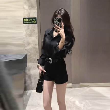 辣妹早春穿搭套装女26新款黑色polo领长袖衬衫高腰显瘦短裤两件套