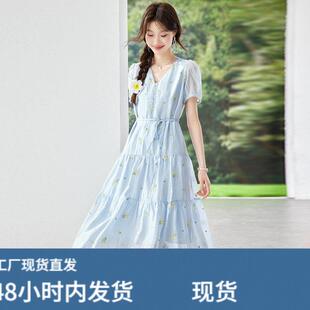 气质减龄显瘦印花连衣裙女夏季2026年爆款短袖收腰V领a字裙子过膝
