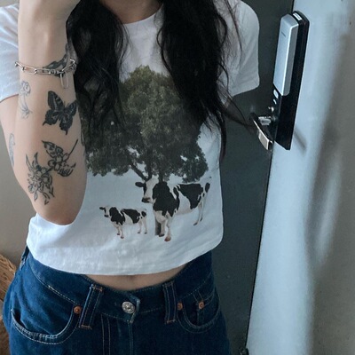夏季露脐短款树下的牛T恤