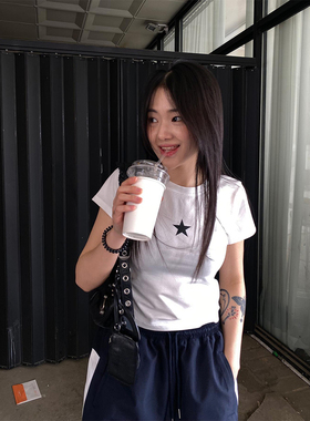 晚睡/心里藏着小星星甜味露脐辣妹修身短款T恤女百搭小众正肩短袖