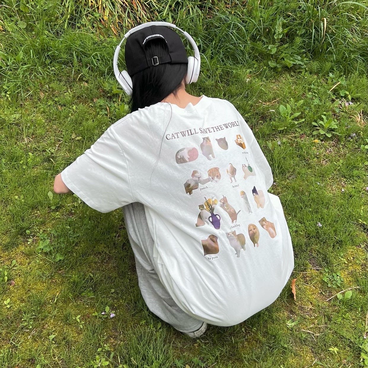 后背满幅小猫咪夏季白色圆领短袖