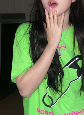 晚睡/绿色辣妹别针夏季圆领小众设计感短袖女显白欧美风ins感T恤