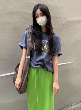 晚睡/烟灰色双排字母韩系小众显白短袖夏季休闲小众圆领纯棉T恤女