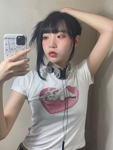 晚睡/可爱懒兔爱心印花露脐辣妹短款T恤女圆领百搭小众修身短袖夏