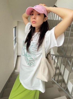 ODD/超素极简风的绿色线条印花圆领夏季白色T恤女简约款情侣T恤