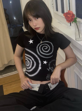 晚睡/蜘蛛元素女孩小众五角星黑色高腰紧身露脐T恤女夏季短袖新春