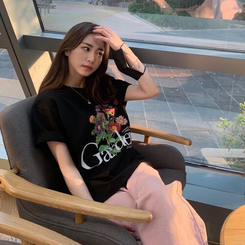 鲜花少女夏季两色韩系圆领纯T