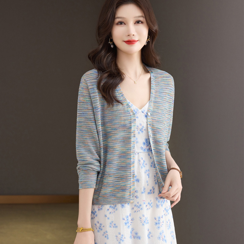2025穿搭夏季冰丝花纱针织开衫女外搭薄款上衣夏天新款妈妈防晒上