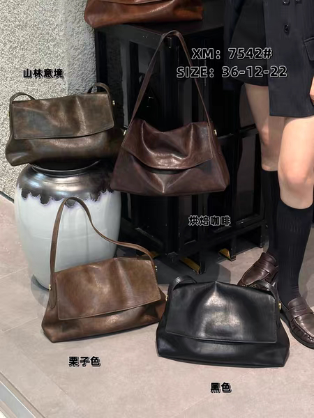 油腊皮新款女包时尚休闲单肩包韩版潮邮差包腋下包女女士包包7542