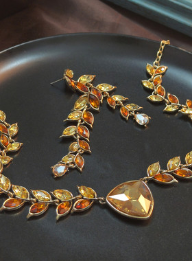 镶钻树叶项链耳环女轻奢美拉德秋冬小众设计感锁骨链2025新款颈链