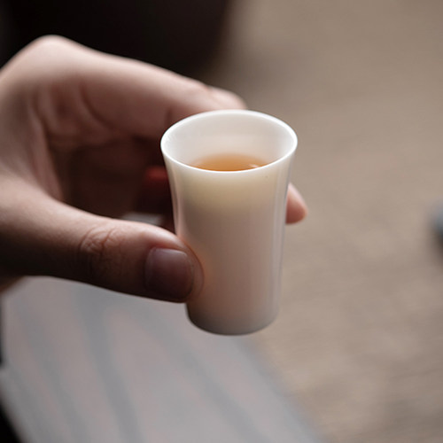 德化羊脂玉白瓷品茗小茶杯家用纯色中式陶瓷功夫茶具迷你30ml杯子