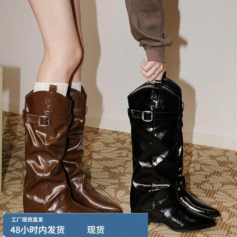 梨小七~尖头气质显瘦裤管靴女覆古粗跟真皮皮带扣小众长筒骑士靴